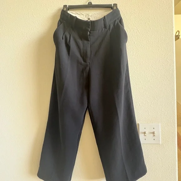 Aritzia Wilfred Carrot Pant - Picture 4 of 4
